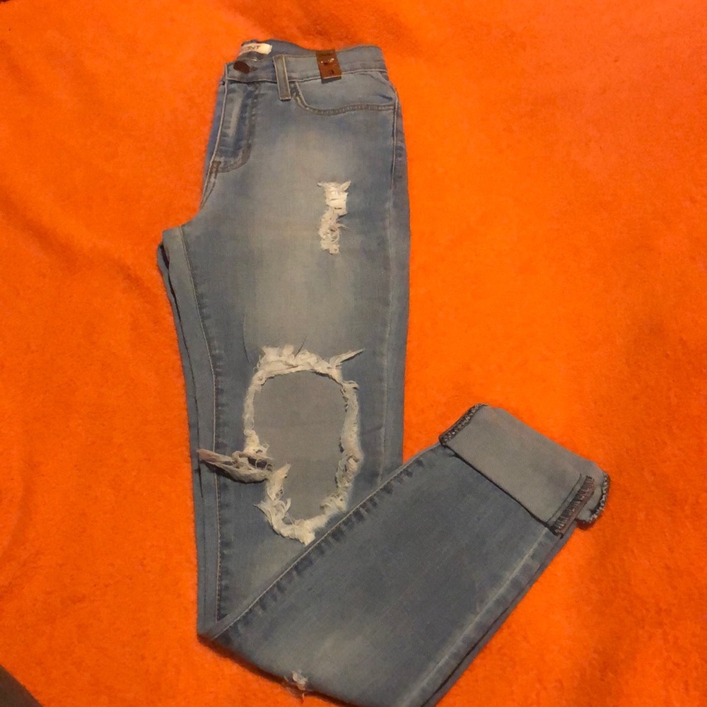 Vibrant distressed high waist jeans